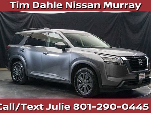 Used 2023 Nissan Pathfinder SV AWD/4WD image 1