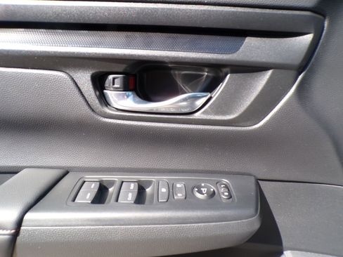 Used 2025 Honda CR-V Sport image 14
