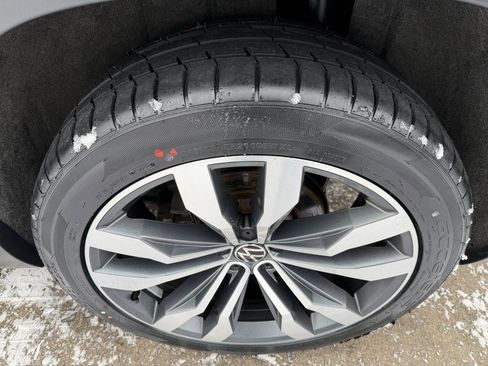 Used 2020 Volkswagen Atlas Cross Sport SEL Premium image 22