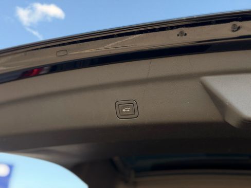 Used 2021 GMC Yukon XL Denali w/ Advanced Technology Package image 47