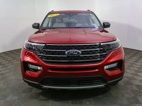 Used 2024 Ford Explorer XLT w/ Equipment Group 202A image 4