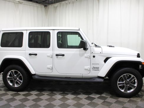 Used 2019 Jeep Wrangler Unlimited Sahara w/ Cold Weather Group AWD/4WD image 26
