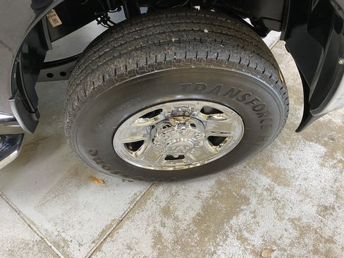 Used 2024 RAM 2500 Big Horn w/ Bed Utility Group image 14