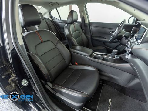 Used 2022 Nissan Sentra SR w/ SR Premium Package FWD image 43