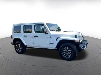 Used 2025 Jeep Wrangler Sahara video 2
