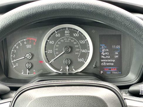 Used 2022 Toyota Corolla LE FWD image 19