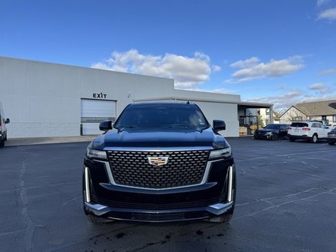 Used 2023 Cadillac Escalade Premium Luxury image 7