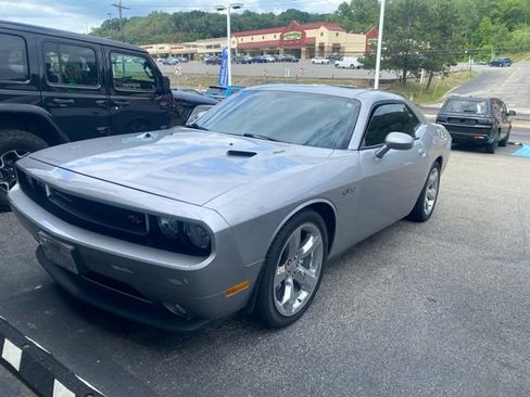 Used 2013 Dodge Challenger R/T w/ Sound Group II RWD image 2