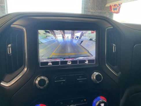 Used 2023 GMC Sierra 2500 AT4 image 9