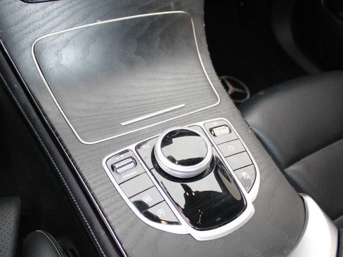 Used 2019 Mercedes-Benz GLC 300 GLC 300 4MATIC AWD 4dr SUV image 18