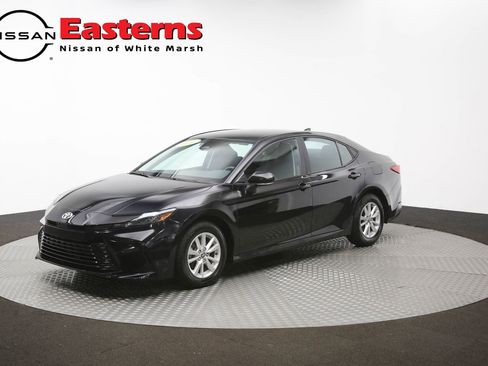 Used 2025 Toyota Camry LE FWD image 59