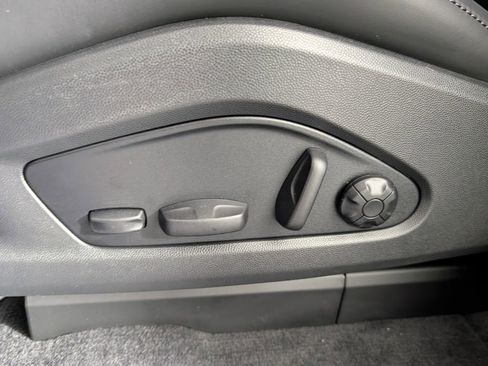 New 2025 Porsche Macan 4 Electric image 30