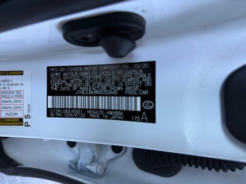 Used 2021 Lexus UX 200 F Sport w/ Accessory Package (Z1) image 25