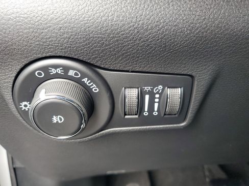 New 2026 Jeep Compass Latitude image 19