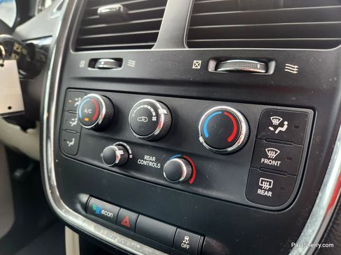 Used 2012 Dodge Grand Caravan SXT image 46