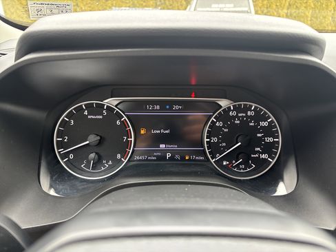 Used 2025 Nissan Rogue SV image 21