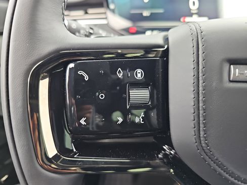 New 2025 Land Rover Range Rover Sport Dynamic SE image 17