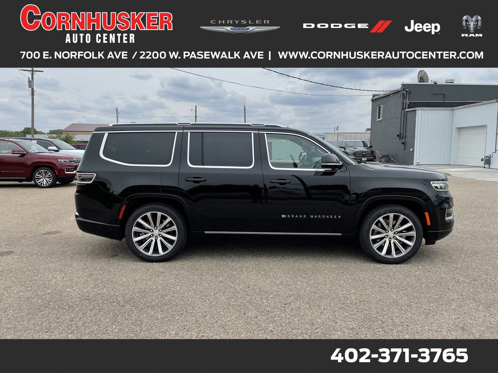 New 2022 Jeep Grand Wagoneer Series II AWD/4WD image 1
