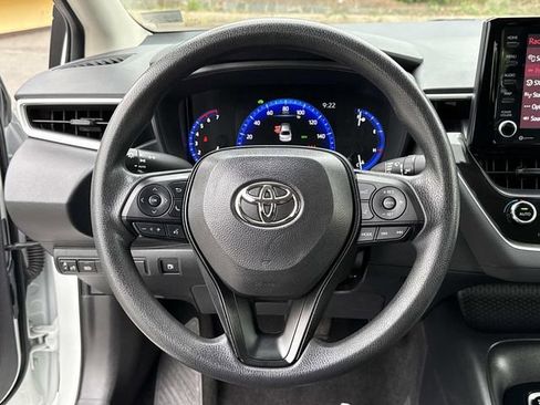 Used 2022 Toyota Corolla LE FWD image 18
