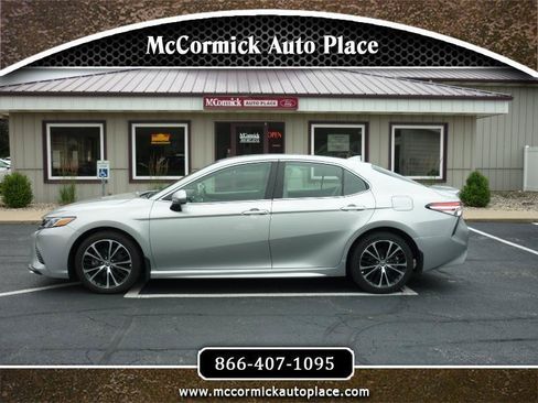 Used 2020 Toyota Camry SE AWD/4WD image 1