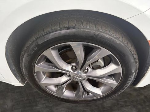 Used 2019 Chrysler Pacifica Limited w/ Tire & Wheel Group FWD image 40