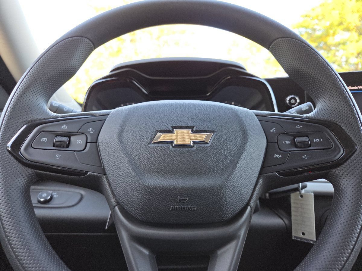 New 2026 Chevrolet Trax LS w/ LS Convenience Package FWD image 27