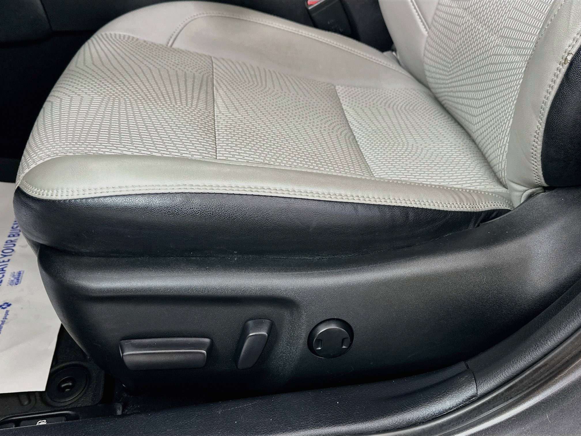 Used 2016 Toyota Camry SE FWD image 18
