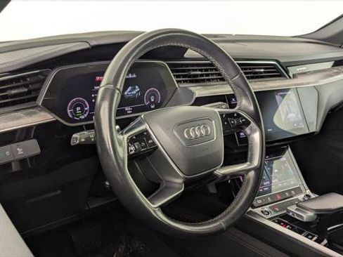 Used 2022 Audi e-tron Premium w/ Convenience Plus Package image 23