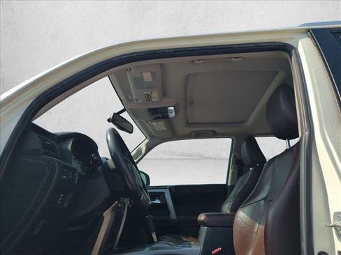 Used 2014 Toyota 4Runner Limited image 13