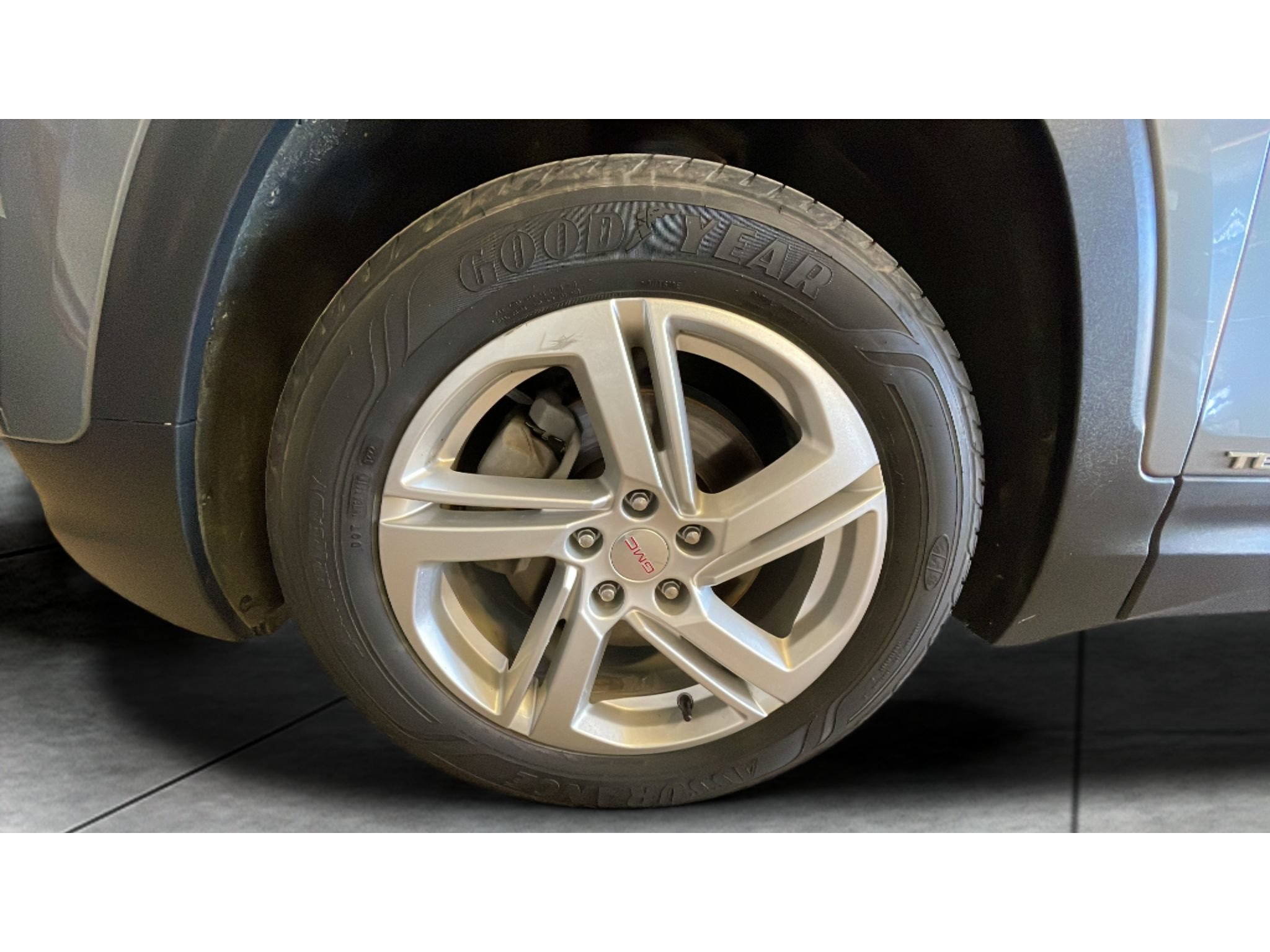 Used 2018 GMC Terrain SLE w/ Driver Convenience Package AWD/4WD image 18
