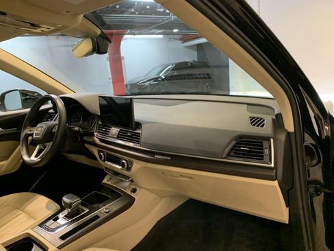 Used 2023 Audi Q5 2.0T Premium w/ Convenience Package AWD/4WD image 12