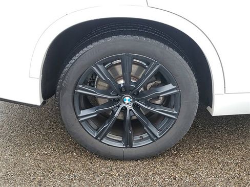 Used 2021 BMW X5 xDrive40i w/ M Sport Package image 7