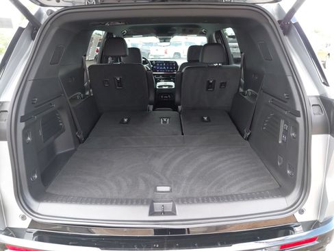 Used 2025 Chevrolet Traverse RS w/ LPO, Floor Liner Package AWD/4WD image 26