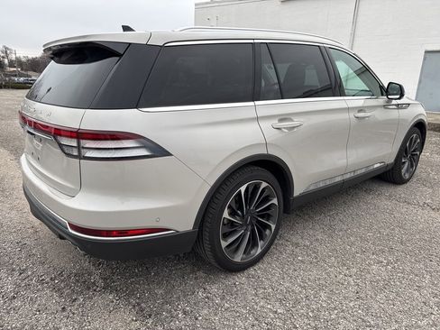 Used 2023 Lincoln Aviator Reserve w/ Equipment Group 201A image 9