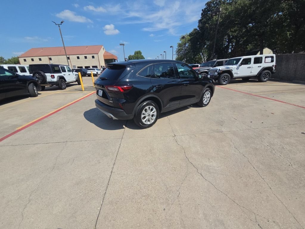 Used 2025 Ford Escape Active AWD/4WD image 7