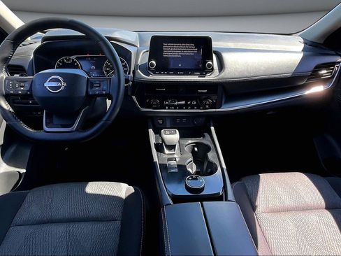 Used 2026 Nissan Rogue SV w/ Cold Weather Package AWD/4WD image 8