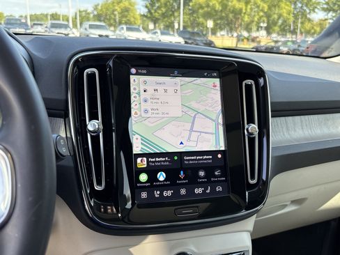Used 2023 Volvo XC40 B5 Plus w/ Protection Package Premier AWD/4WD image 25