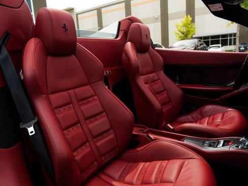 Used 2014 Ferrari 458 Spider image 24