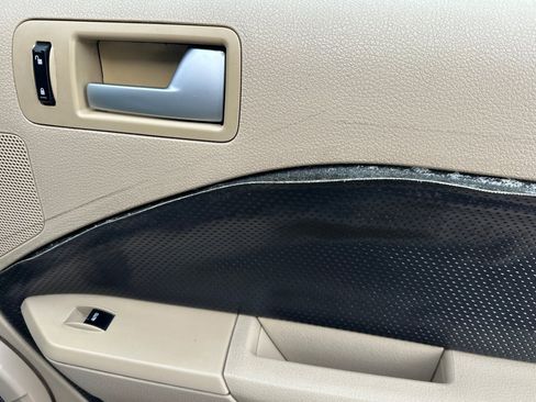 Used 2005 Ford Mustang GT Premium image 20