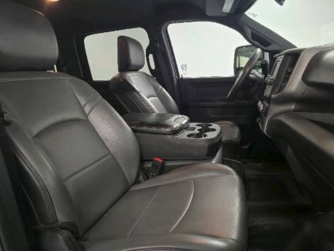 Used 2024 RAM 2500 Tradesman w/ Chrome Appearance Group AWD/4WD image 17