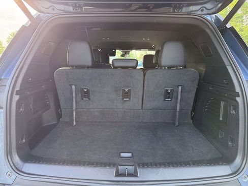 Used 2025 Chevrolet Traverse LT AWD/4WD image 34