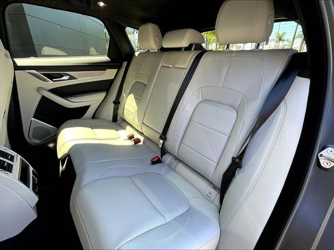 New 2026 Jaguar F-PACE R-Dynamic S image 10