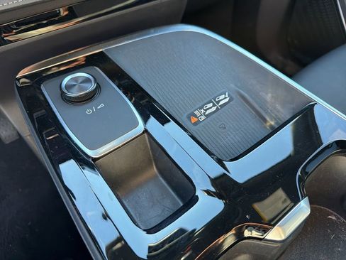 Used 2025 Buick Enclave Preferred image 21