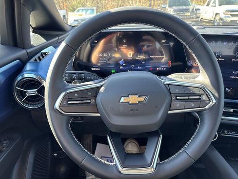 New 2026 Chevrolet Equinox EV LT image 17