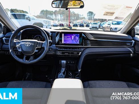 Used 2025 Toyota Camry LE image 29