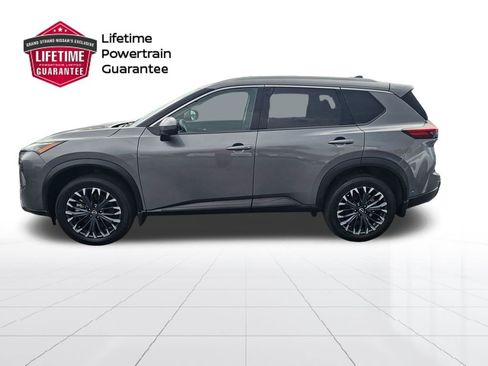 Used 2025 Nissan Rogue SL w/ Tech Package AWD/4WD image 2