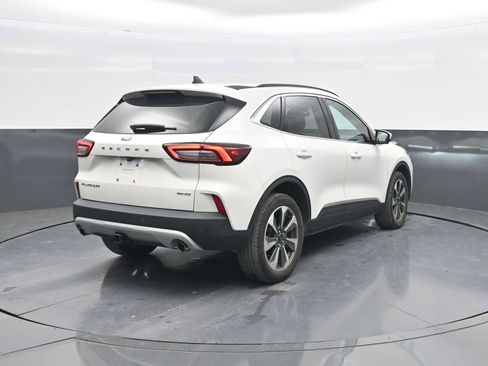 Certified 2023 Ford Escape Platinum w/ Class II Trailer Tow Package AWD/4WD image 7