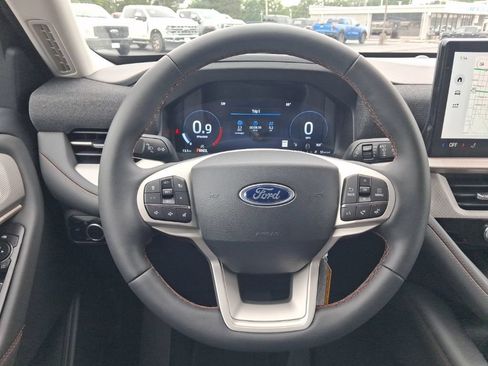 New 2026 Ford Explorer Active AWD/4WD image 8