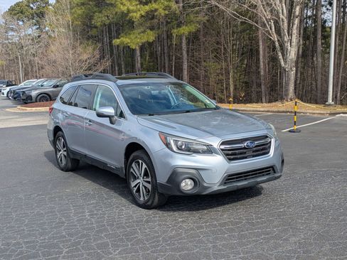 Used 2019 Subaru Outback 2.5i Limited image 3