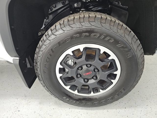 Used 2026 Toyota Tacoma TRD Off-Road AWD/4WD image 8